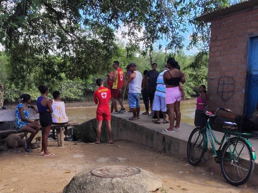 Corpo de pescador desaparecido após cair no mar é encontrado quase 24h depois em Porto Seguro